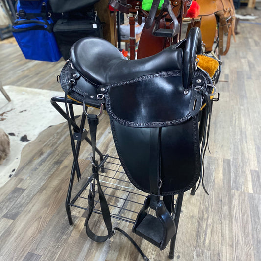 NEW Endurence SaddleDouble Creek Saddlery Miller 105 Handcrafted Custom Hornless 17”