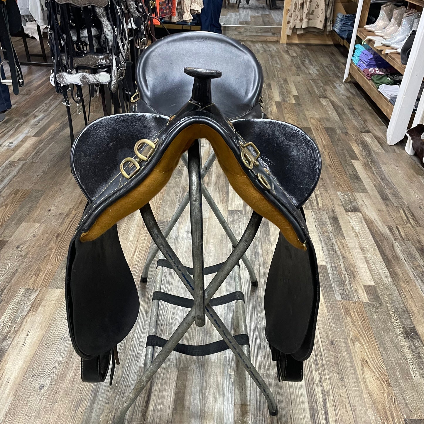 USED 17” Wide Australian Outrider Stock Saddle With Horn Black w/ Floral Details