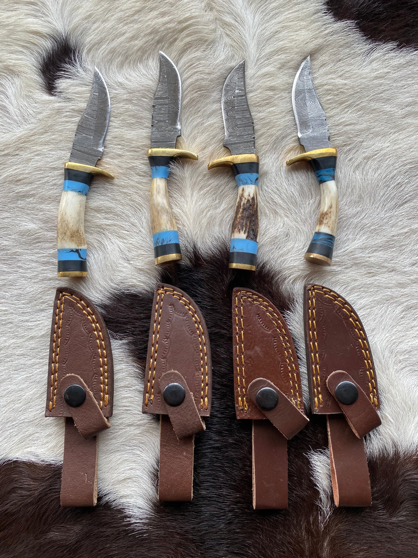 The Mountain Splitter Hand Crafted Buck Horn & Faux Turquoise Handle Damascus Knife With Brown Leather Snap Sheath