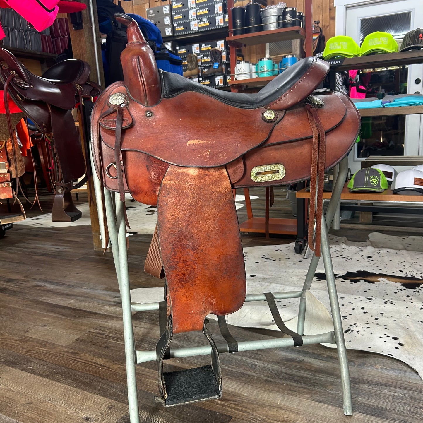 USED Simco Western Saddle 17”