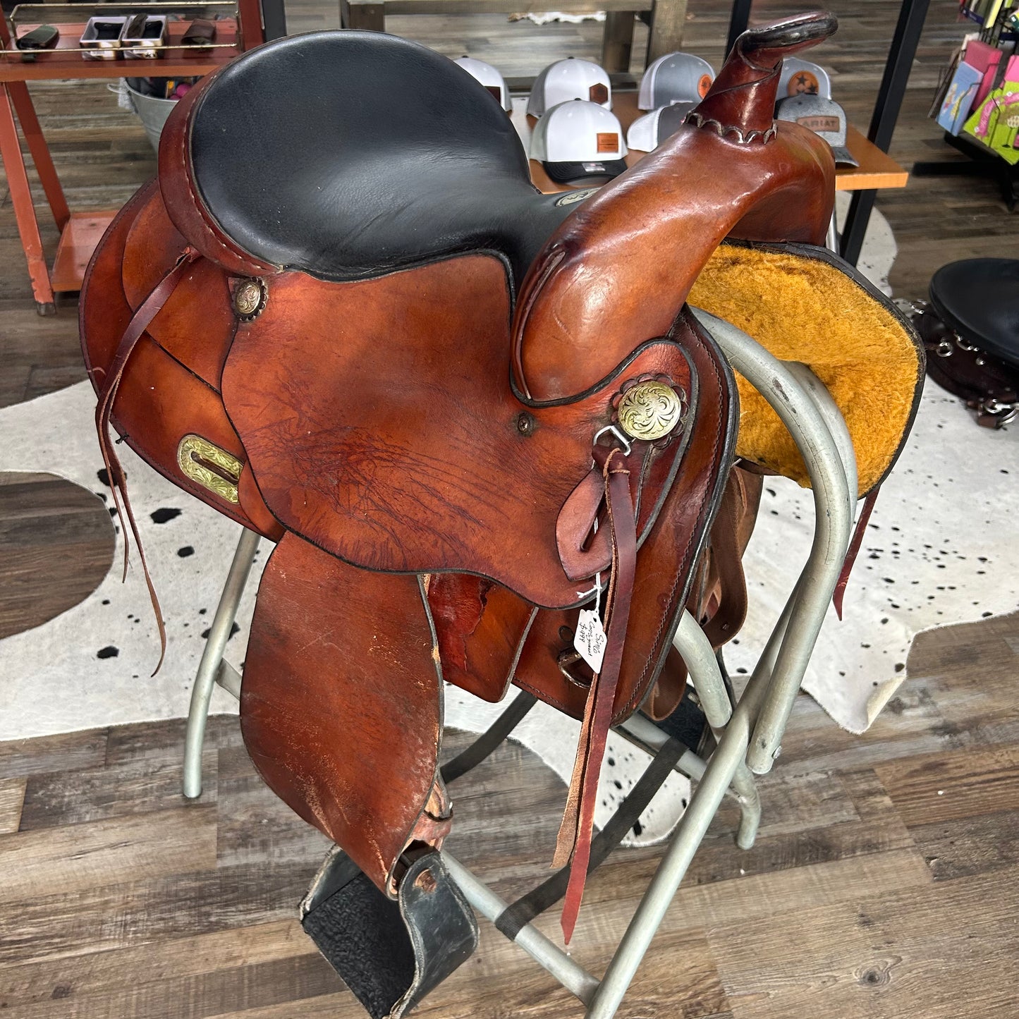 USED Simco Western Saddle 17”