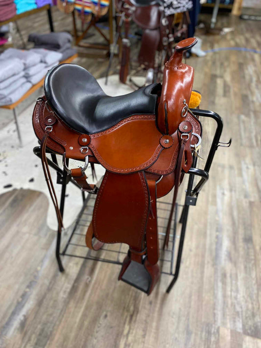 NEW Henry Miller Handcrafted 102 Round Skirt Amish Trail Saddle 14.5"