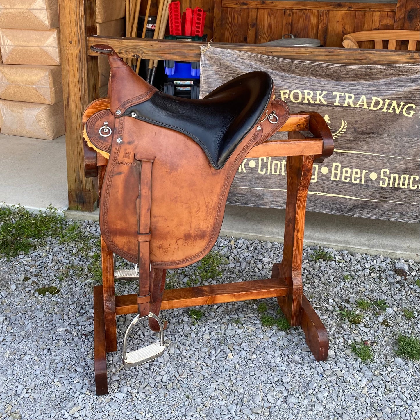 USED Eli Miller Buena Vista 17” W/ Horn  English Stirrup Leathers Handcrafted Custom
