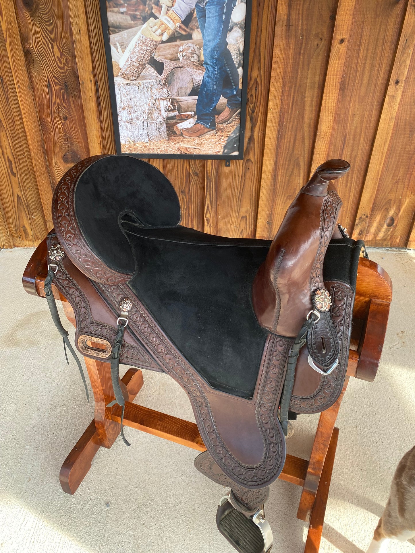 Lightly Used 17” Circle Y TREE LESS Trail Saddle