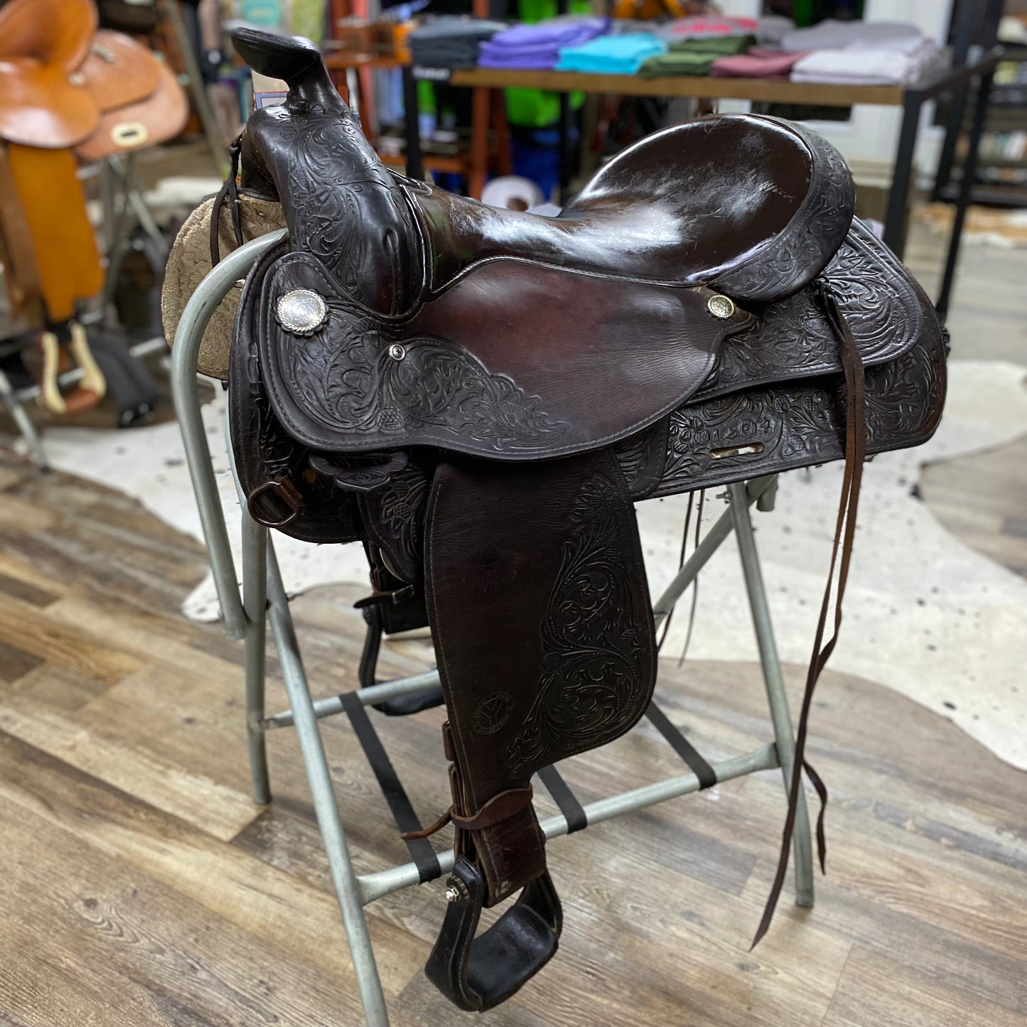 USED Circle Y Park and Trail Saddle 17”