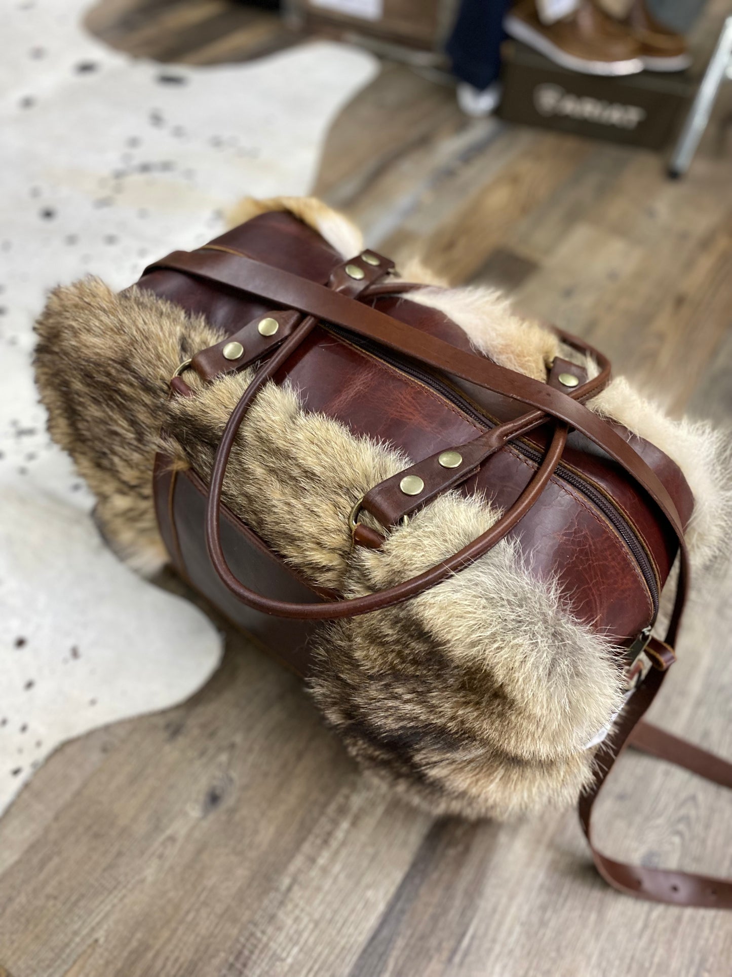 Amish Crafted “Genuine Coyotes Fur” Rectangular Shaped Leather  Large Duffle Bag