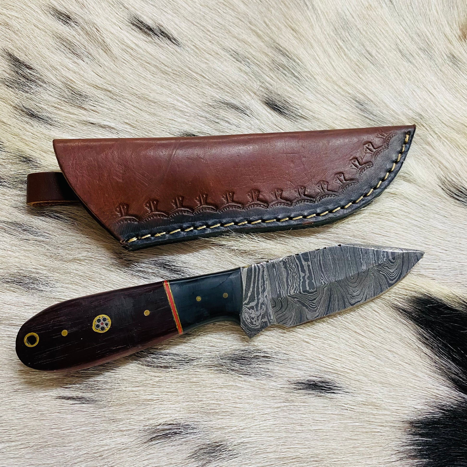 Hand Crafted Brown & Black Damascus Knife w/ Leather Sheath