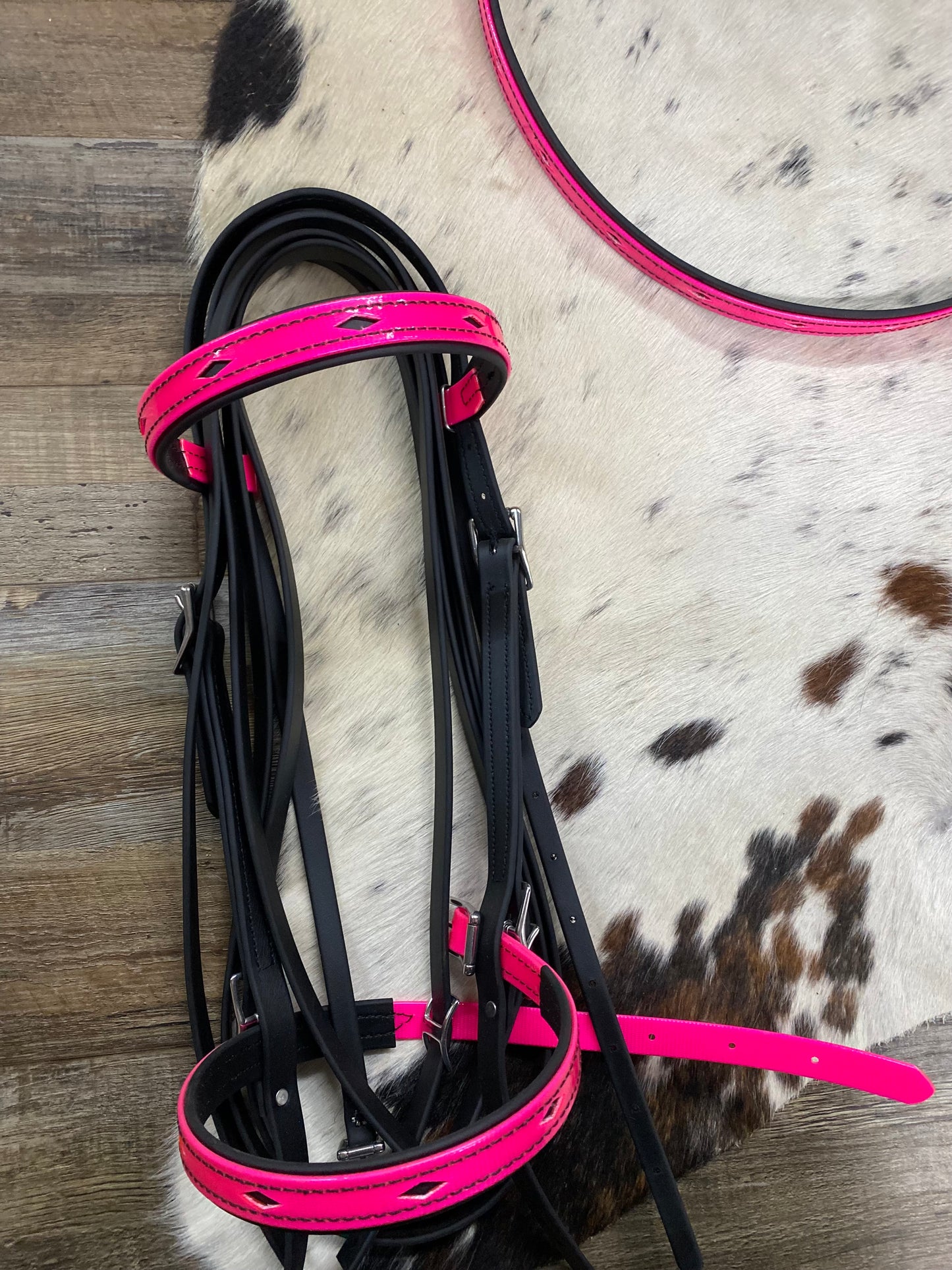Biothane Black & Neon Pink Diamond Inlay Bridle w/ Matching Strait Breast Collar & Reins