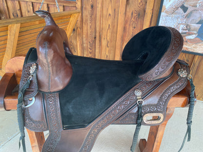 Lightly Used 17” Circle Y TREE LESS Trail Saddle