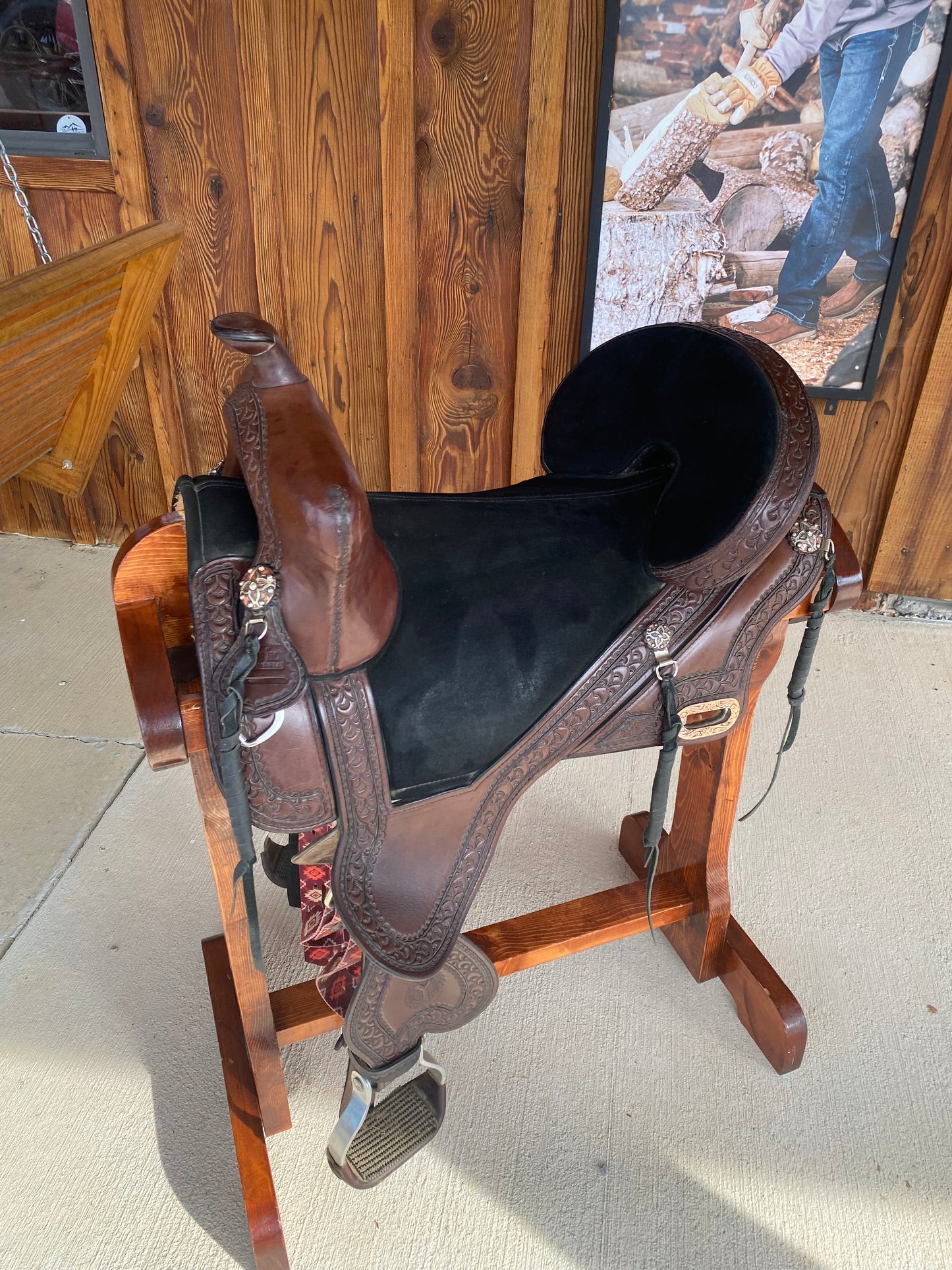 Lightly Used 17” Circle Y TREE LESS Trail Saddle