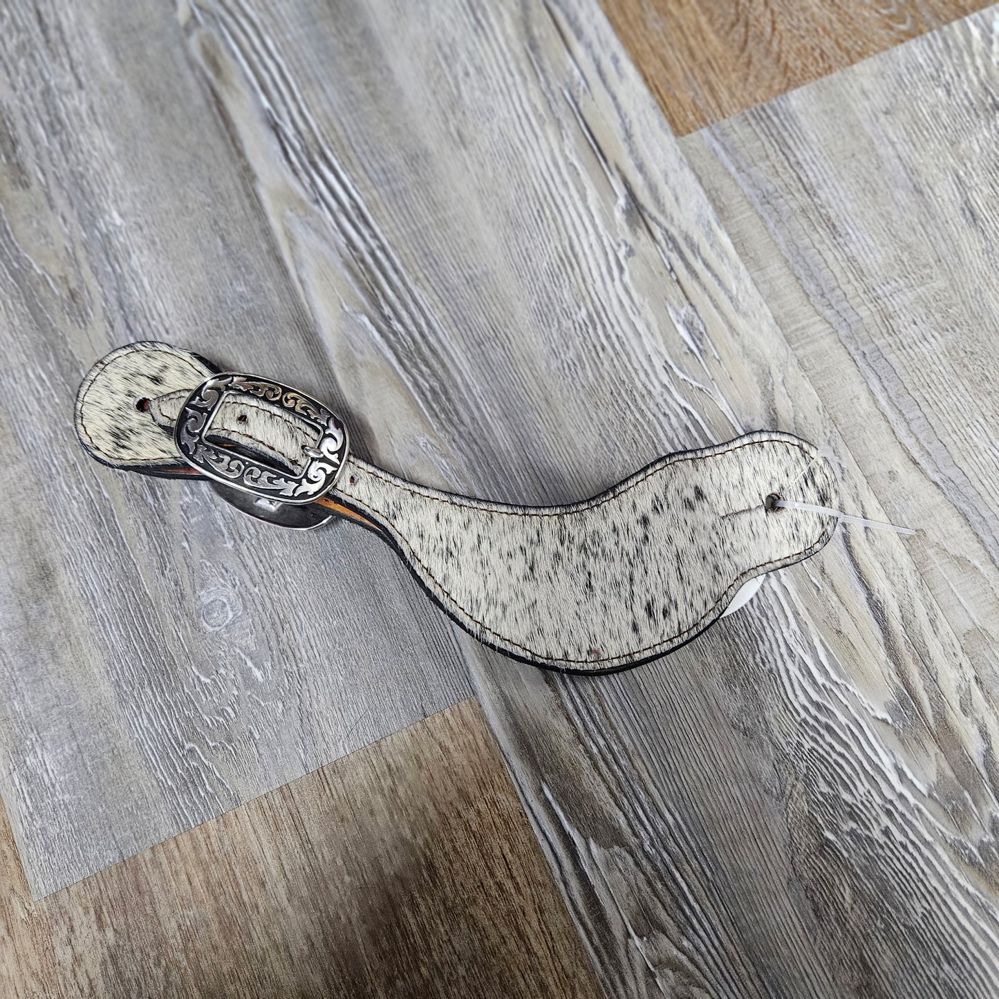 Amish Crafted Cowhide Premium Spur Strap Deep Contour Light Hides