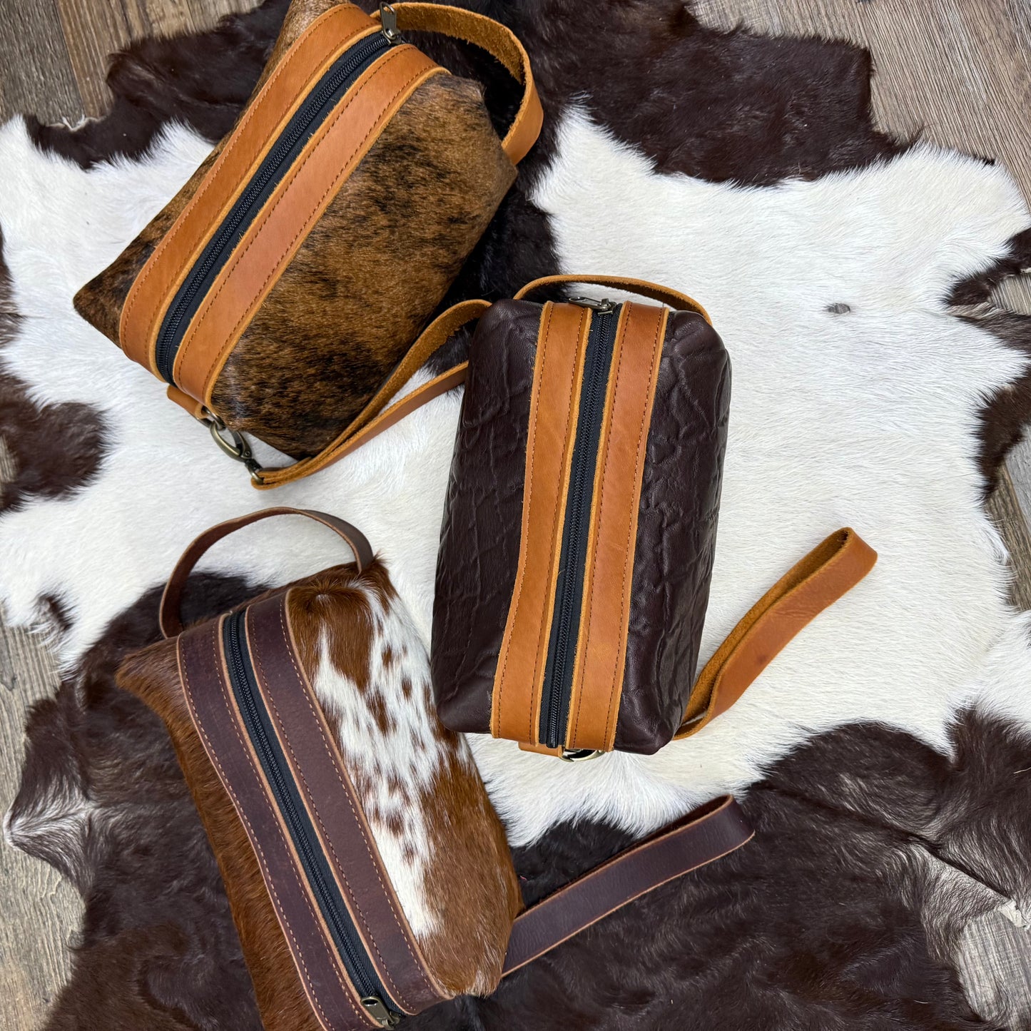 Amish Crafted “The Open Plain Toiletry Bag” Rectangular Shaped All Leather