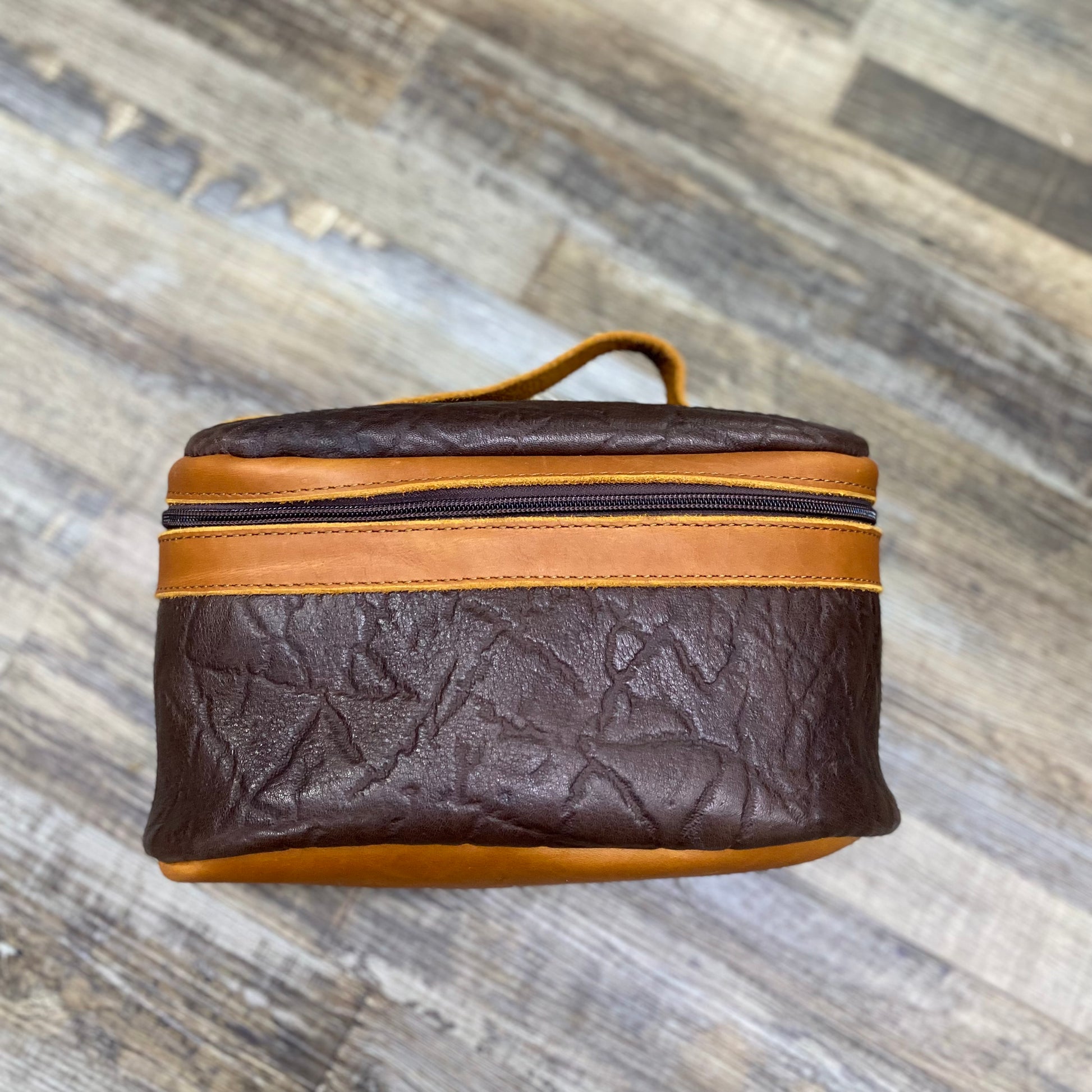 Amish Crafted “The Rodeo Ready Toiletry Bag” Oval Shaped All Leather WATER BUFFALO HIDE