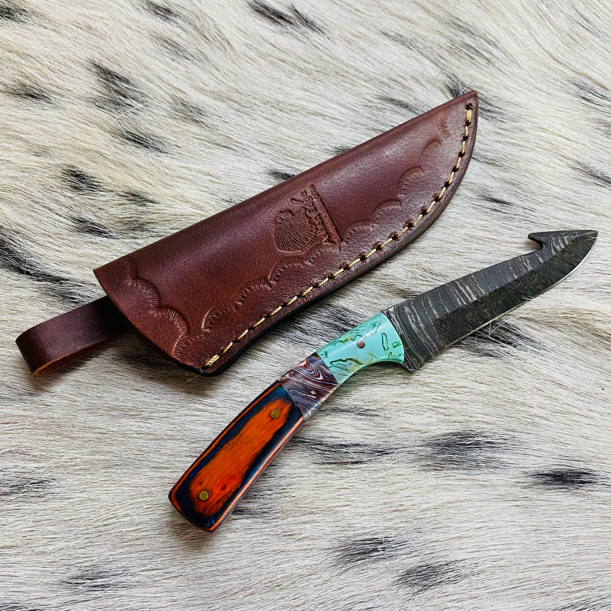 The Jager Hand Crafted Multi Color Resin & Wooden Damascus Knife w/ Leather Sheath
