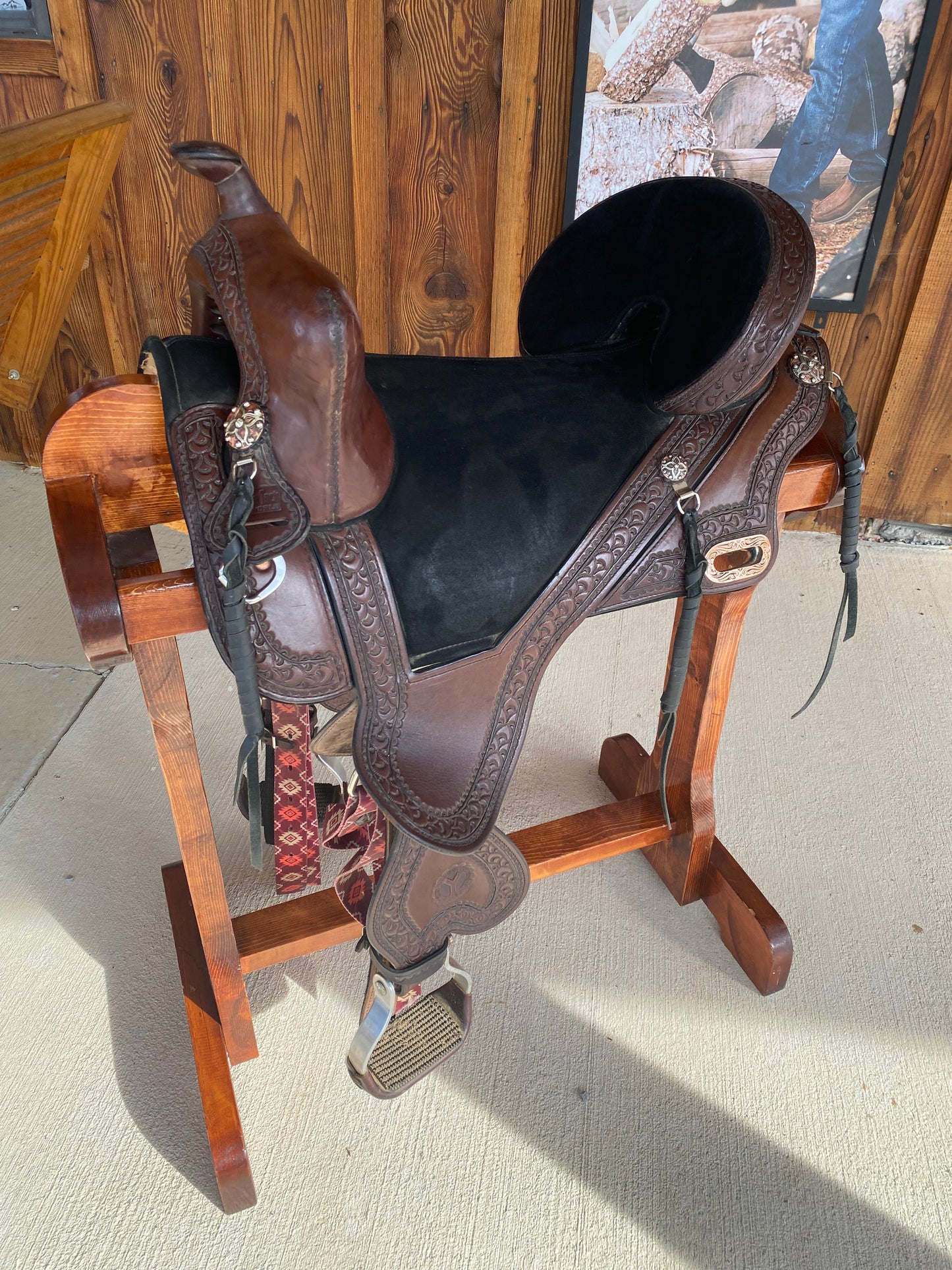 Lightly Used 17” Circle Y TREE LESS Trail Saddle