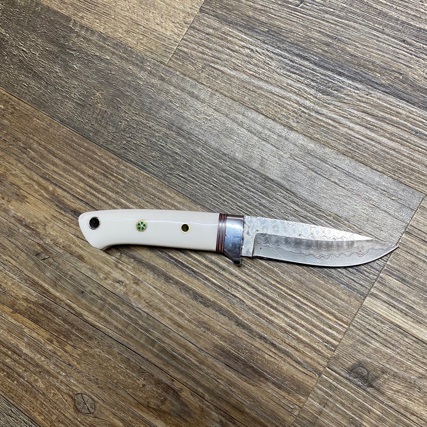 The Premium Grade White Tail Hand Crafted Damascus Knife