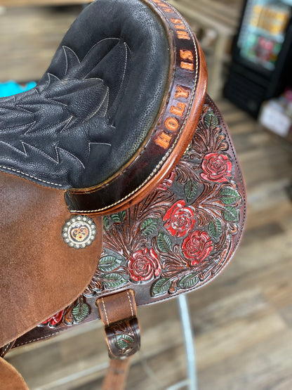 Lightly Pre-Loved Shiloh Finalist Custom Barrel Saddle 14.5”