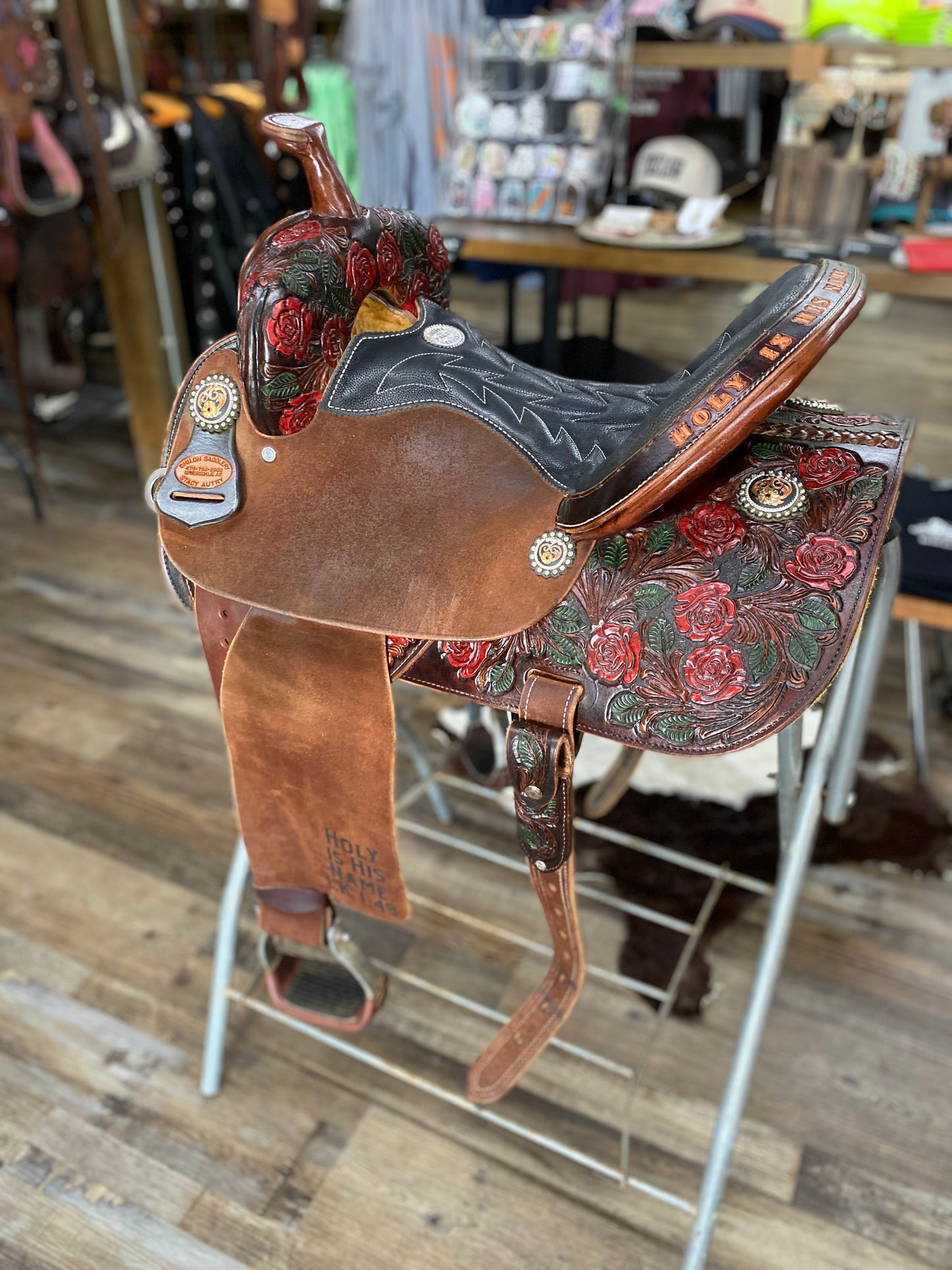 Lightly Pre-Loved Shiloh Finalist Custom Barrel Saddle 14.5”