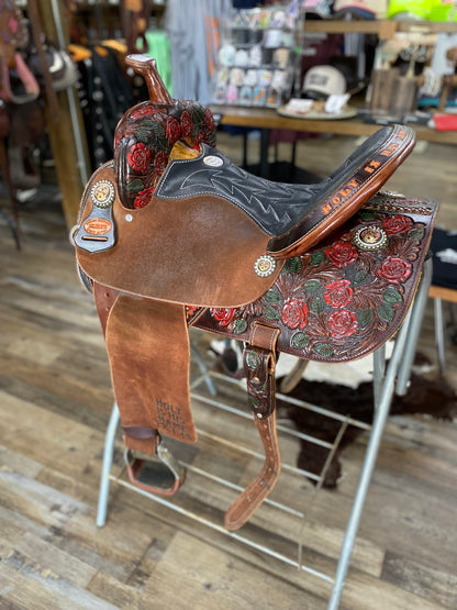 Lightly Pre-Loved Shiloh Finalist Custom Barrel Saddle 14.5”