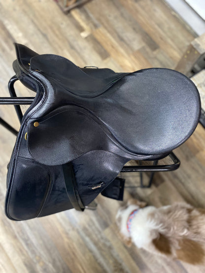 Lightly Used 17” WINTEC Saddle