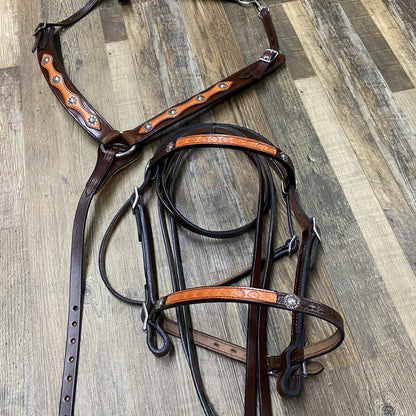 NEW Western Blossom Miller OLD TIMER 17” Handcrafted Custom w/ Cheyenne Roll, Berry Conchos, Saddle Bag Stays w/ Matching Blossom Overlay Aussie Pulling Collar & Detailed Bridle