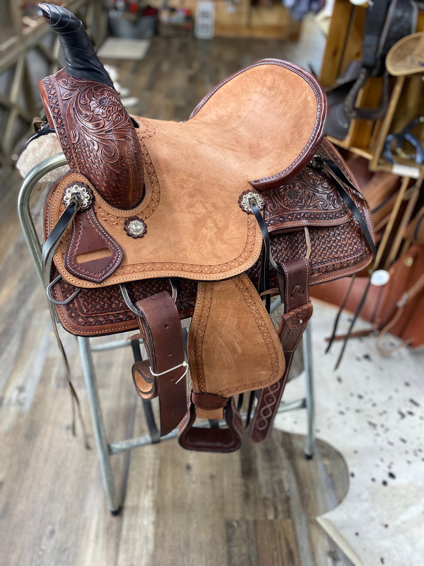 NEW 14” Wicked Western w/ Delicate Floral Basketweave Premium Synthetic Seat w/ Knife Sheath Back Cinch