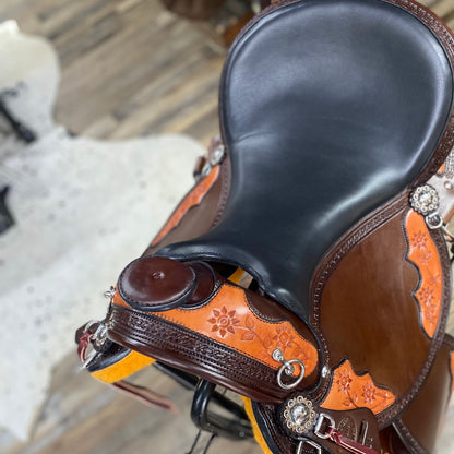 NEW Western Blossom Miller OLD TIMER 17” Handcrafted Custom w/ Cheyenne Roll, Berry Conchos, Saddle Bag Stays w/ Matching Blossom Overlay Aussie Pulling Collar & Detailed Bridle