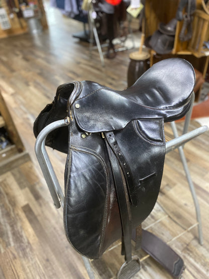 Used 16.5” Regent English Saddle