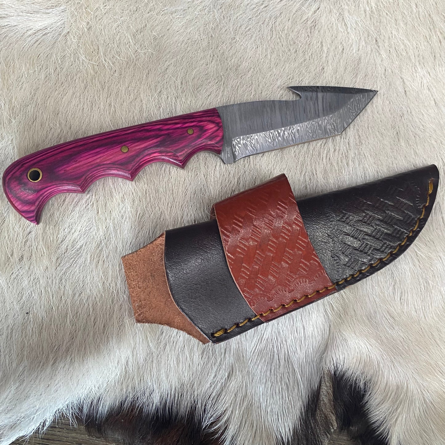 Hand Crafted Wild Pink Damascus Knife With Leather Sheath