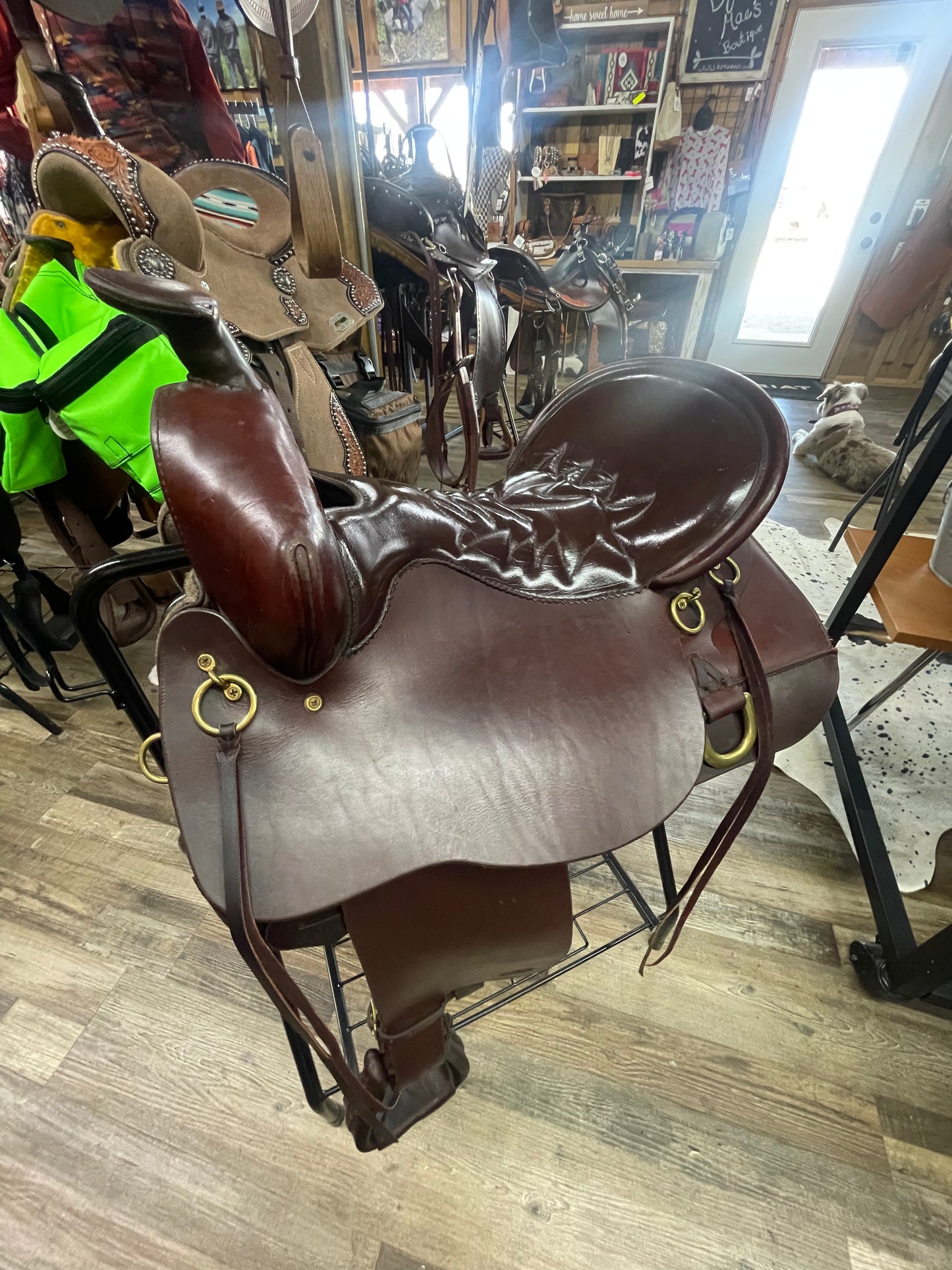 Used Once TUCKER HIGH PLAINS TRAIL SADDLE 17.5” w/ Tucker 3 Point Breast Collar