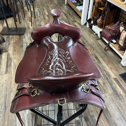 Used Once TUCKER HIGH PLAINS TRAIL SADDLE 17.5” w/ Tucker 3 Point Breast Collar