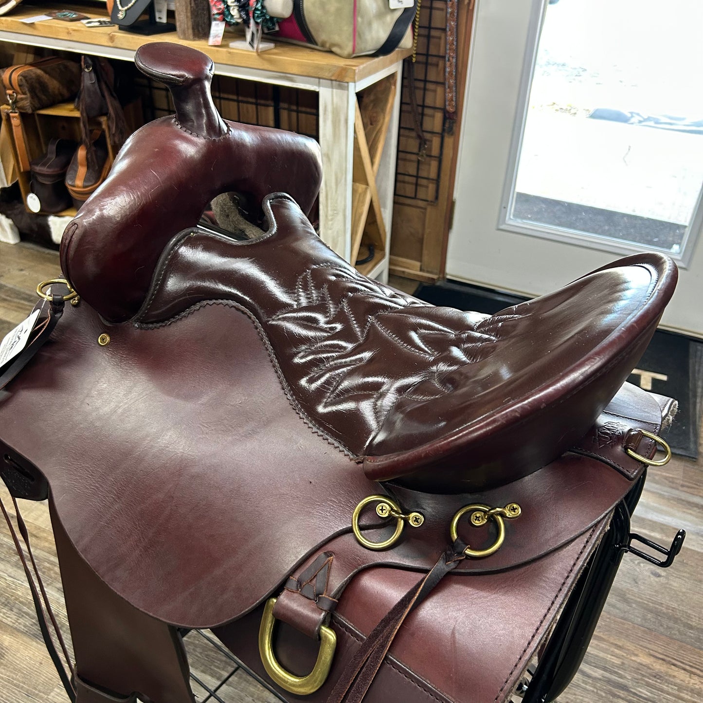 Used Once TUCKER HIGH PLAINS TRAIL SADDLE 17.5” w/ Tucker 3 Point Breast Collar