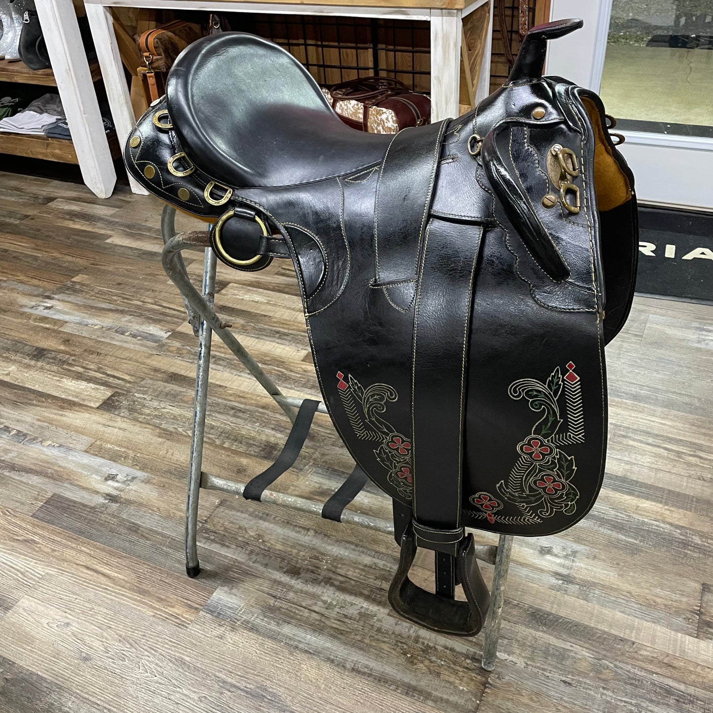 USED 17” Wide Australian Outrider Stock Saddle With Horn Black w/ Floral Details