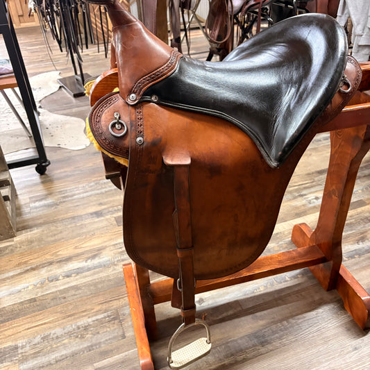 USED Eli Miller Buena Vista 17” W/ Horn  English Stirrup Leathers Handcrafted Custom