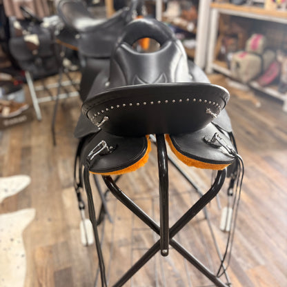Amish Crafted NEW South Fork Trading Co’s “The Elite” Saddle w/ Pencil Roll 17”