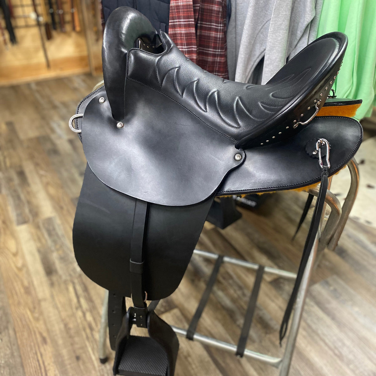 NEW South Fork Trading Co’s “The Elite” Saddle 16” w/ Pencil Roll & Saddle Bag Stays