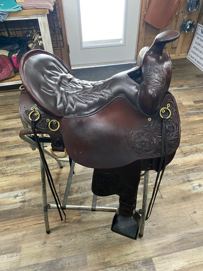 Used Lightly TUCKER HIGH PLAINS TRAIL SADDLE 16.5”