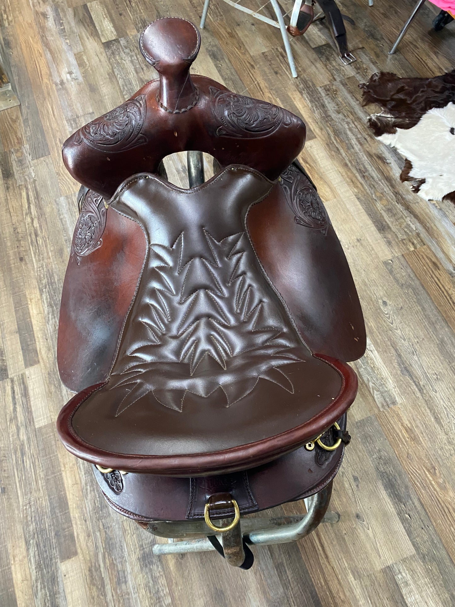 Used Lightly TUCKER HIGH PLAINS TRAIL SADDLE 16.5”