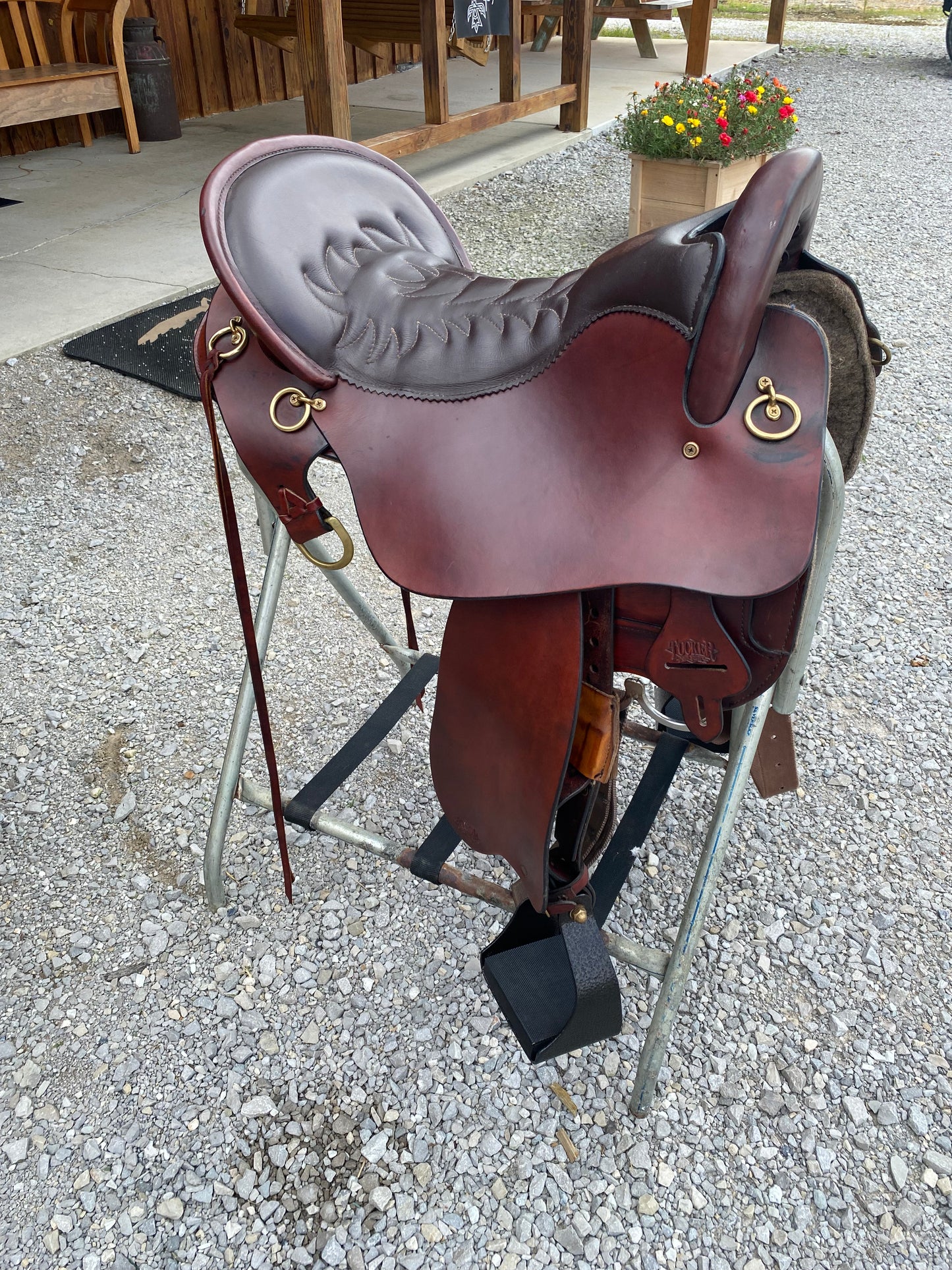 Lightly Used Tucker Heritage Endurance Trail Saddle 17.5”