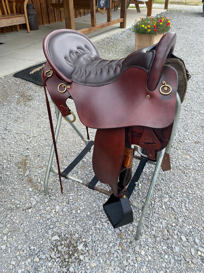 Lightly Used Tucker Heritage Endurance Trail Saddle 17.5”