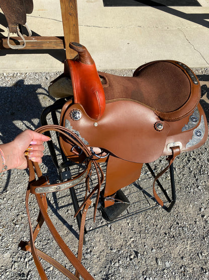 Used 14” Western Saddle w/ Star Conchos & plaited Designs , Tooling & Matching Head Stall
