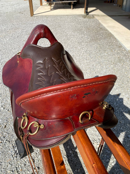 Pre Loved Tucker Equitation Endurance Saddle 16.5” Western Rigging & English Stirrup Leathers & Brass Hardware