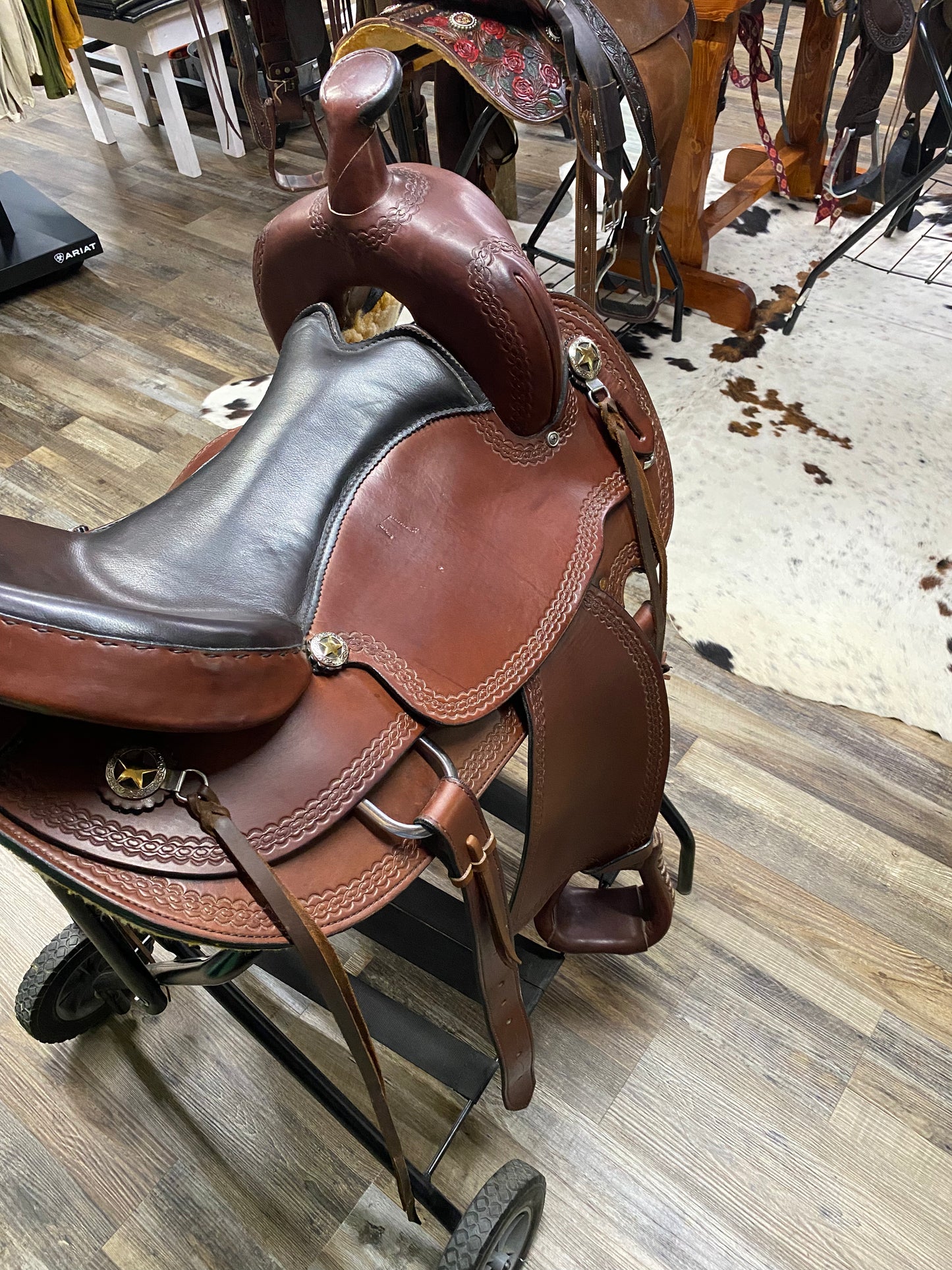 Western Saddle Amish Handcrafted Star Concho 17” w/ Narrow Twist w/ Matching Star Headstall & Reins