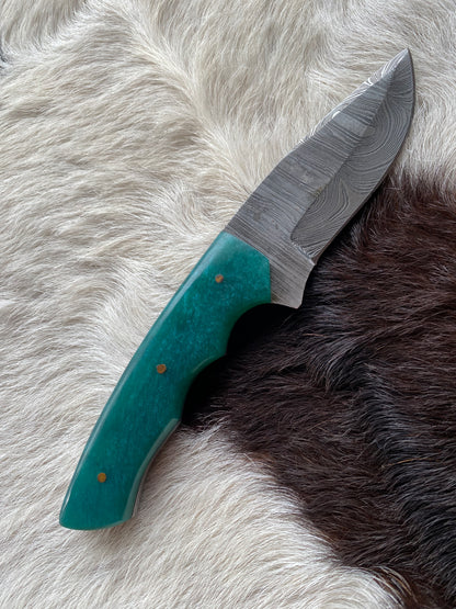 NEW Hand Crafted Wild Aqua Resin Handle Damascus Knife With Leather Sheath