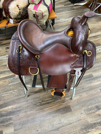 Lightly Used Circle Y's Flex2® Western Trail Saddle 16”