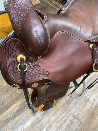 Lightly Used Circle Y's Flex2® Western Trail Saddle 16”