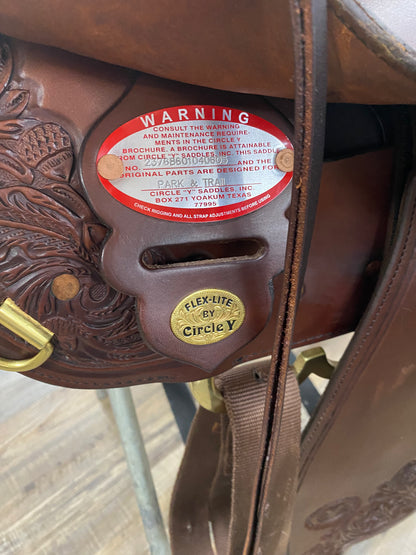 Lightly Used Circle Y's Flex2® Western Trail Saddle 16”
