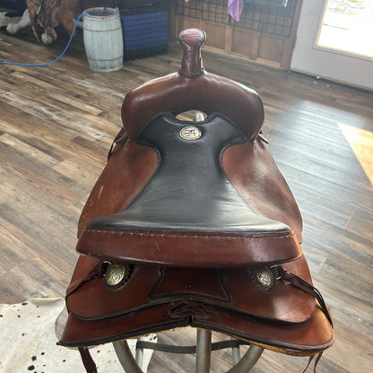 USED Simco Western Saddle 17”