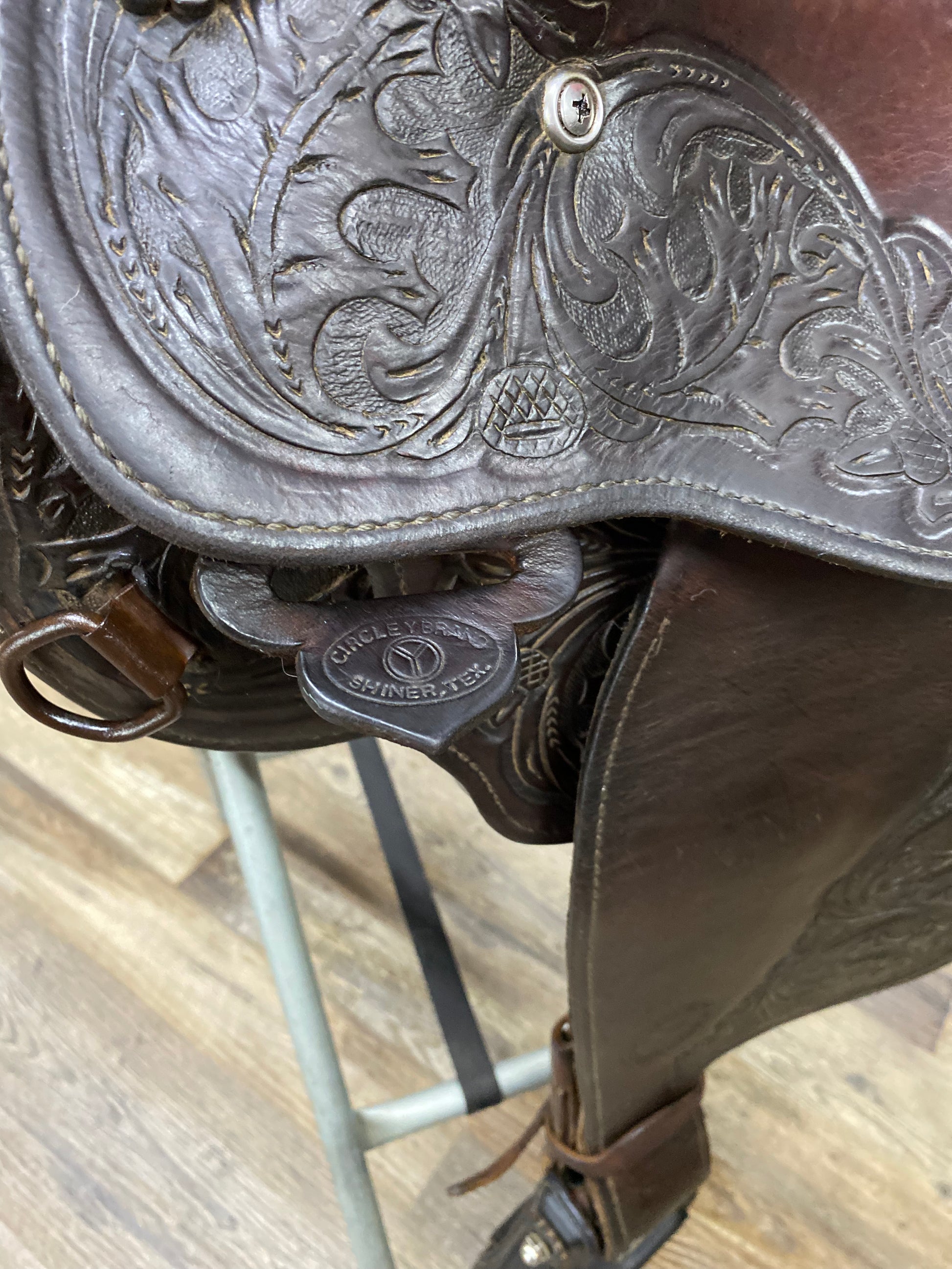 USED Circle Y Park and Trail Saddle 17”