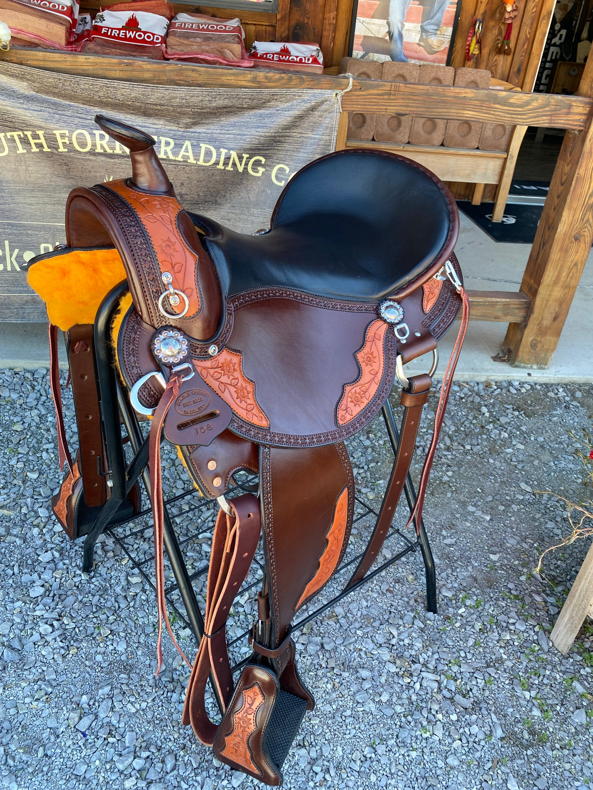 NEW Western Blossom Miller OLD TIMER 17” Handcrafted Custom w/ Pencil Roll, Berry Conchos, Saddle Bag Stays w/ Matching Blossom Overlay Aussie Pulling Collar & Detailed Bridle